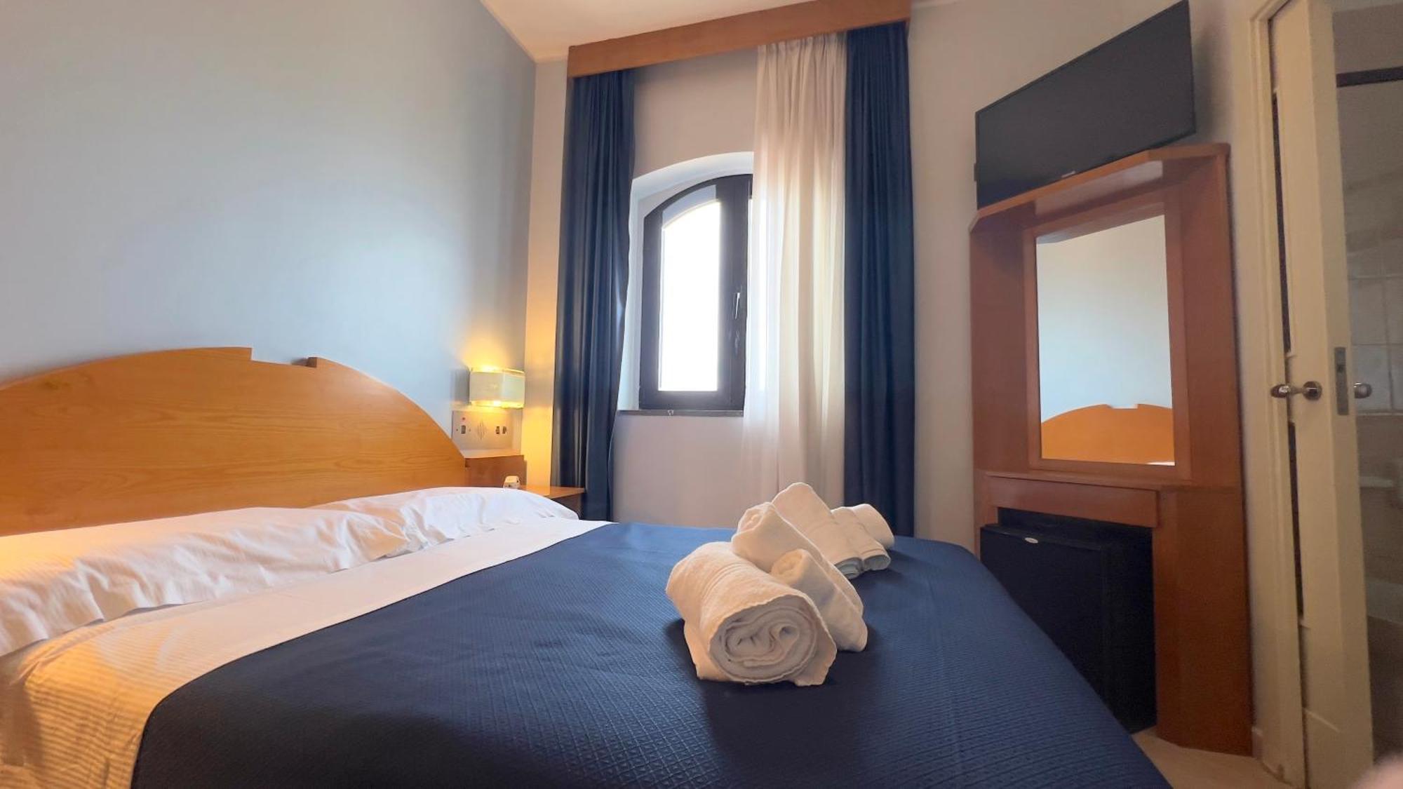 Double Room with Sea View,1586404098:JPEG